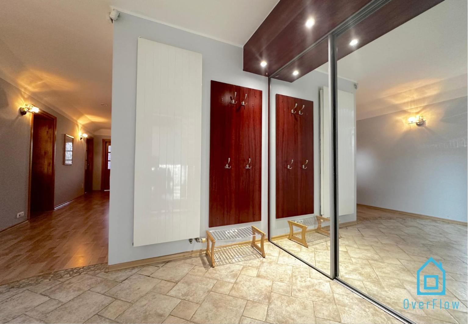 Purple Room - Charming Place, 15 Minutes To Gdansk Old Town & 5 Minutes To Seaside Exterior photo